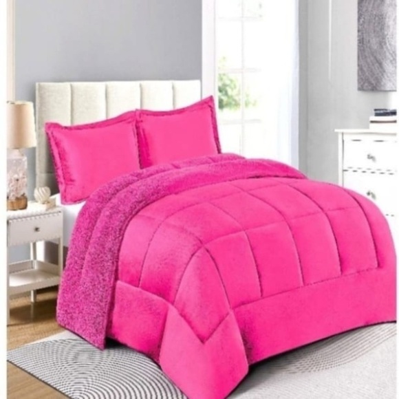 Luxurious Comforter 3 pc Set - Picture 9 of 9